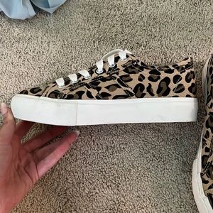 Like new platform cheetah print sneakers